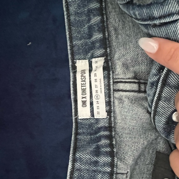 Good condition one teaspoon shorts size 25! - Picture 3 of 3